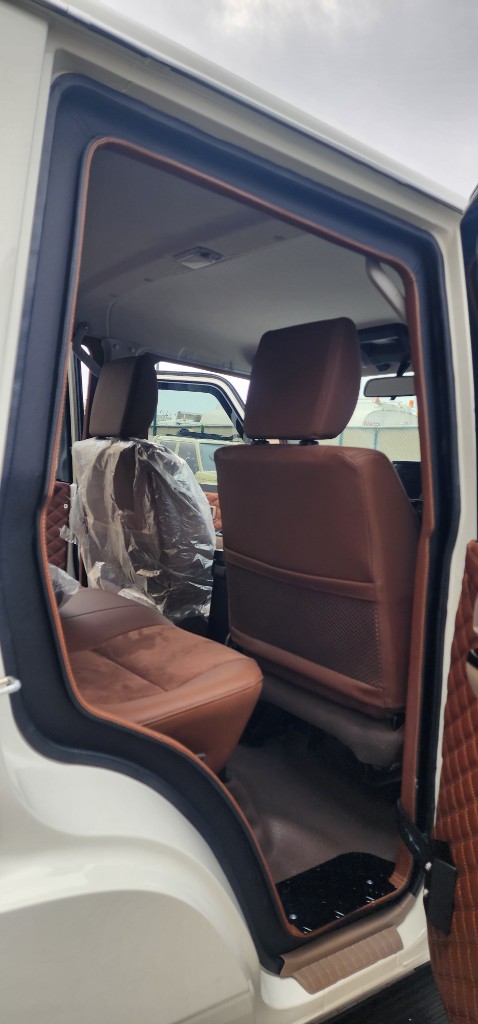 Toyota Land Cruiser 79 thumb 5