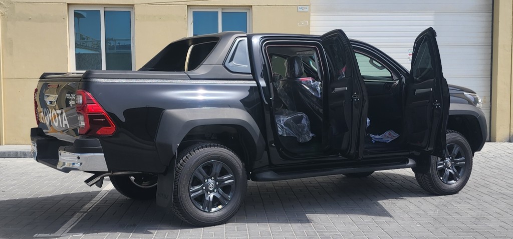 Toyota Hilux thumb 3