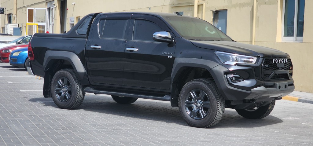 Toyota Hilux thumb 5