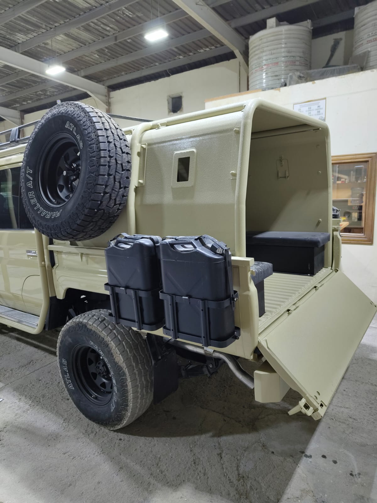 Toyota Land Cruiser 79 – Roll Cage Version thumb 5