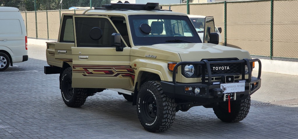 Toyota Land Cruiser 79 – Standard thumb 3