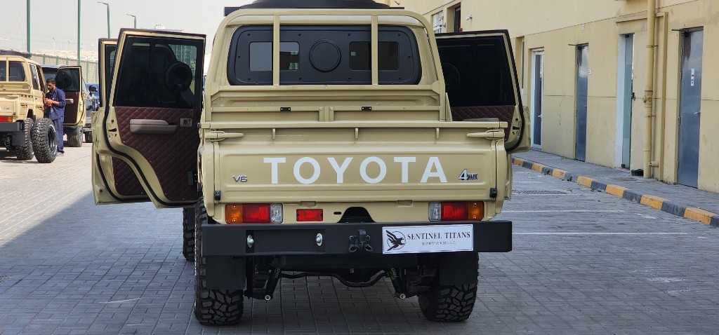 Toyota Land Cruiser 79 – Standard thumb 6
