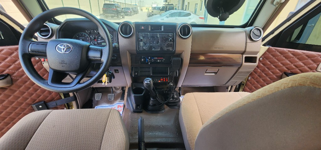 Toyota Land Cruiser 79 – Standard thumb 7