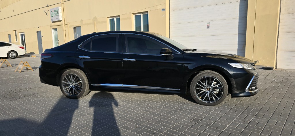 Toyota Camry thumb 2