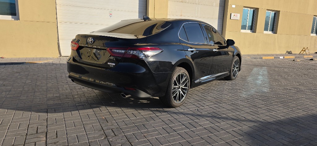 Toyota Camry thumb 4