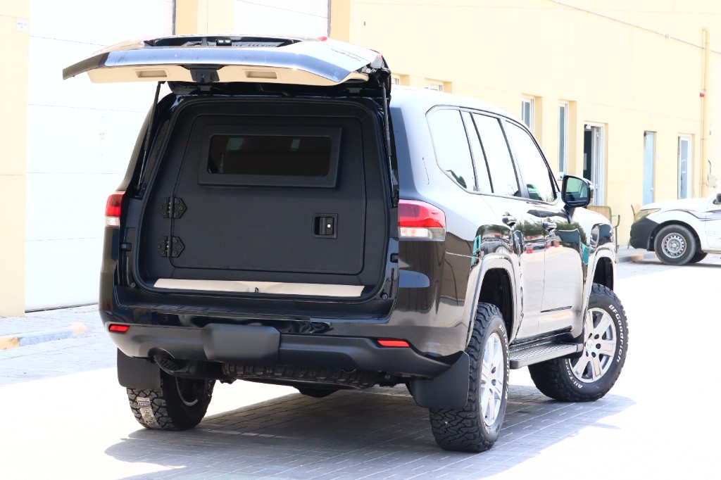 Toyota Land Cruiser 300 thumb 3