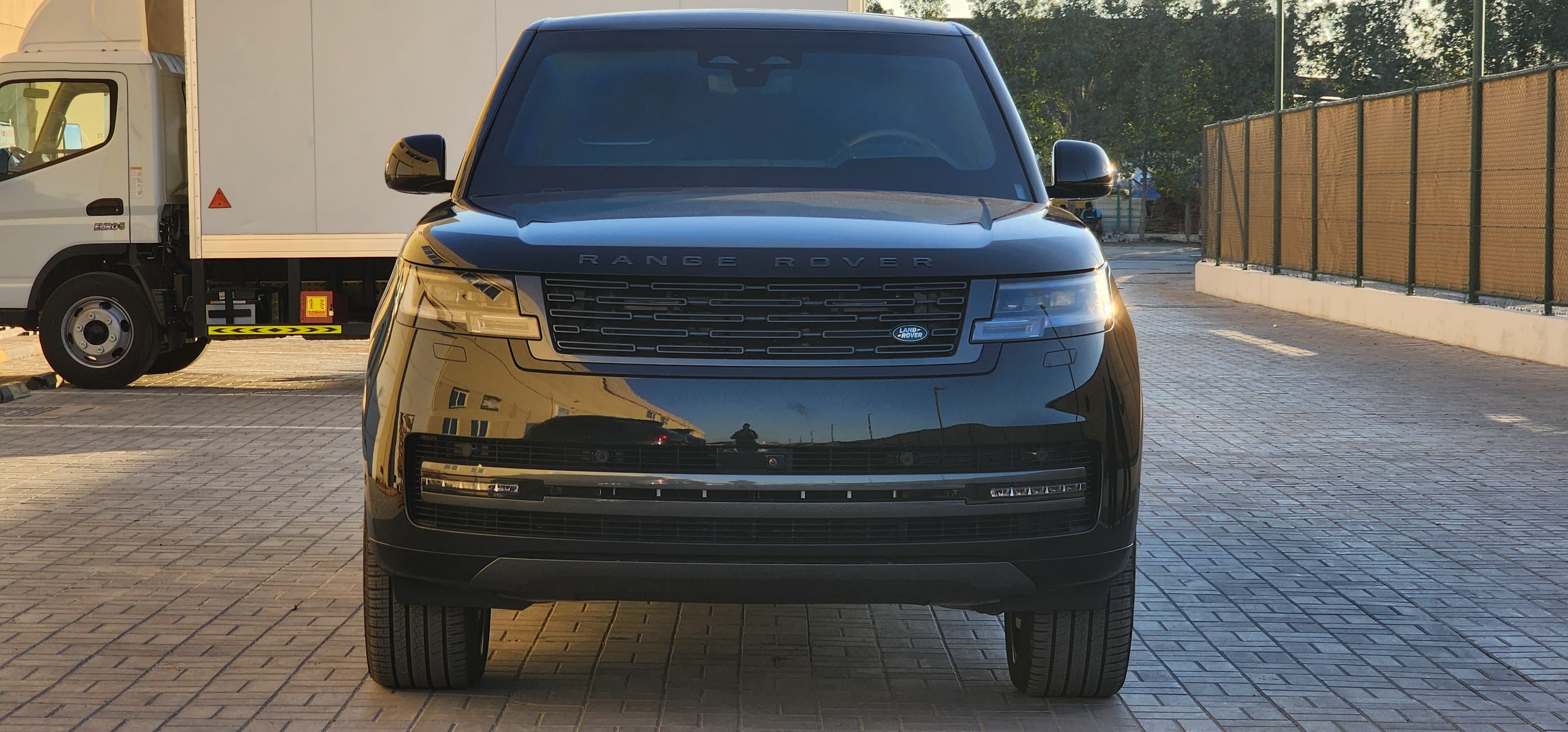 Range Rover thumb 2